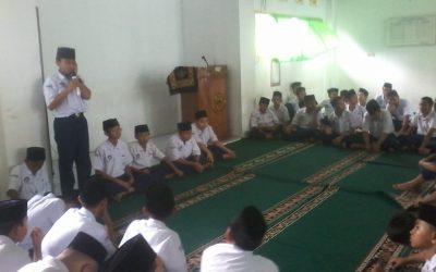 Kegiatan Muhadharah Melatih Mental Public Speaking Siswa SMPI Al Hasanah