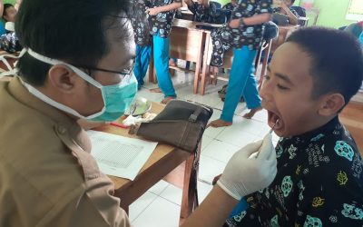 UKS SMPI Al Hasanah dan Puskesmas lakukan Penjaringan Kesehatan Siswa