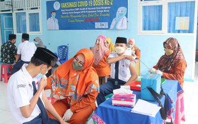 UKS SMPI Al Hasanah Suntik Vaksin Dosis Kedua
