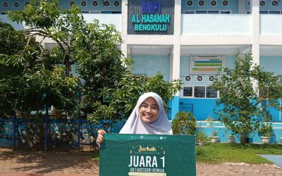 Siswi SMP Islam Al Hasanah Raih Juara 1 Lomba Da’i KDEKS dan Bank Indonesia